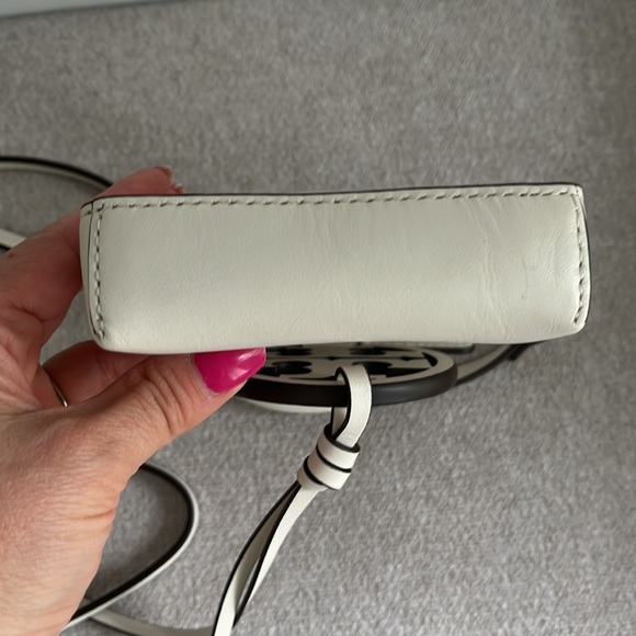 Tory Burch Miller phone case - Picture 5 of 9